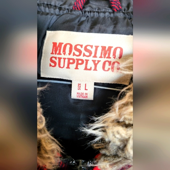 BLACK AND RED WINTER COAT - Picture 7 of 7